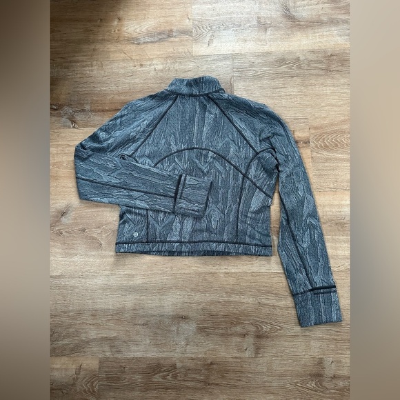 Lululemon Its Rulu Run Cropped Half Zip Size 12 Long Sleeve Shirt Grey - Picture 9 of 16
